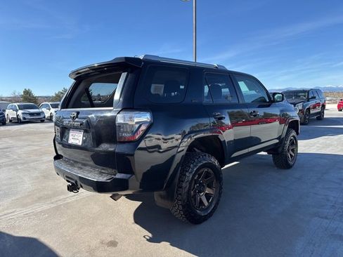 Used 2017 Toyota 4Runner SR5 image 8
