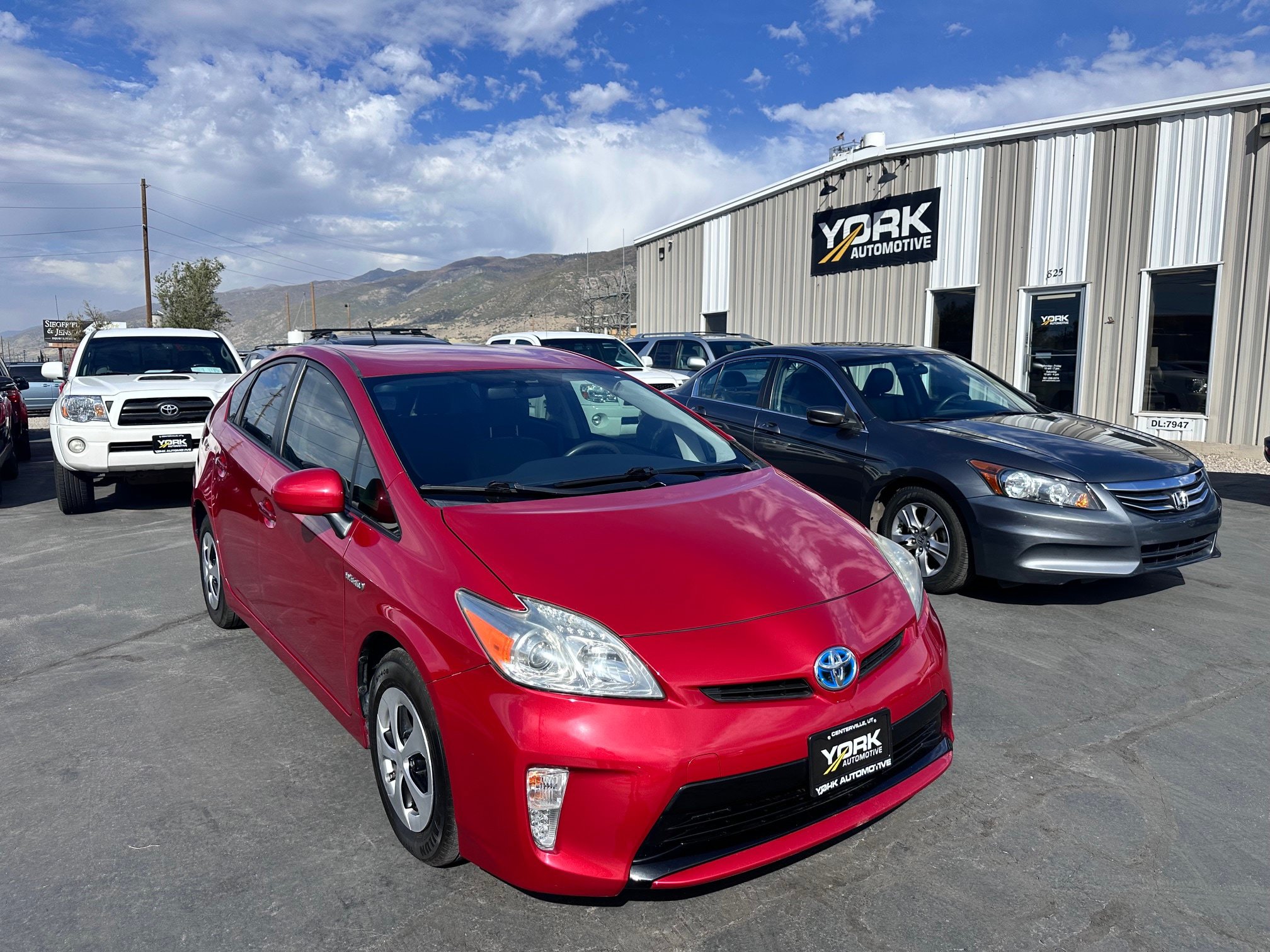 Used 2015 Toyota Prius Three FWD image 1