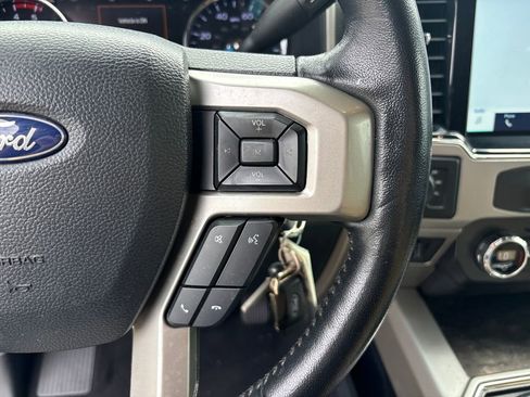 Certified 2022 Ford F250 Lariat w/ Chrome Package image 21