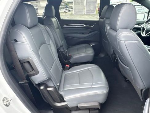 Used 2023 Buick Enclave Essence FWD image 19
