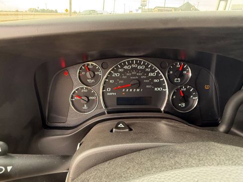 New 2025 Chevrolet Express 3500 Extended w/ Driver Convenience Package image 15