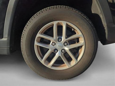 Used 2021 Jeep Grand Cherokee L Laredo w/ Luxury Tech Group I image 8