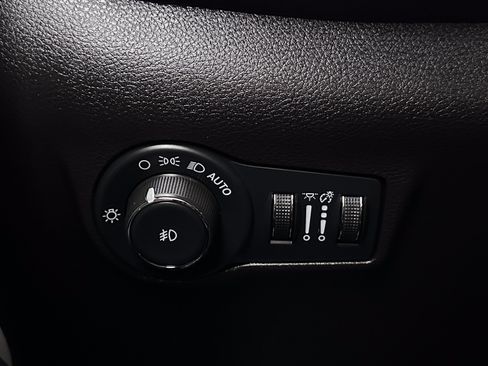 Used 2025 Jeep Compass Limited AWD/4WD image 21