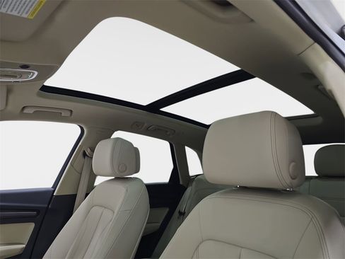 Used 2023 Audi Q5 2.0T Premium w/ Convenience Package image 31