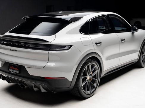 Used 2024 Porsche Cayenne Turbo GT image 33