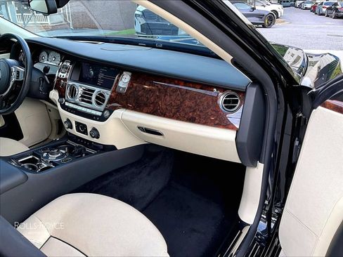 Certified 2013 Rolls-Royce Ghost RWD image 16