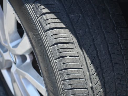 Used 2019 Nissan Rogue SV image 20