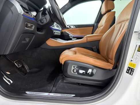 Used 2022 BMW X5 xDrive40i w/ M Sport Package AWD/4WD image 14