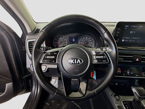 Used 2021 Kia Seltos S FWD image 13