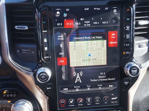 Used 2019 RAM 1500 Laramie AWD/4WD image 31
