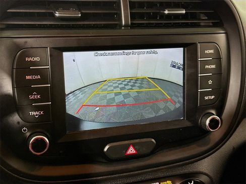 Used 2020 Kia Soul LX image 13