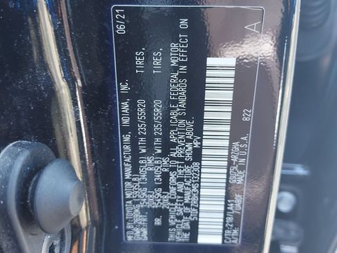 Used 2021 Toyota Highlander Platinum AWD/4WD image 26