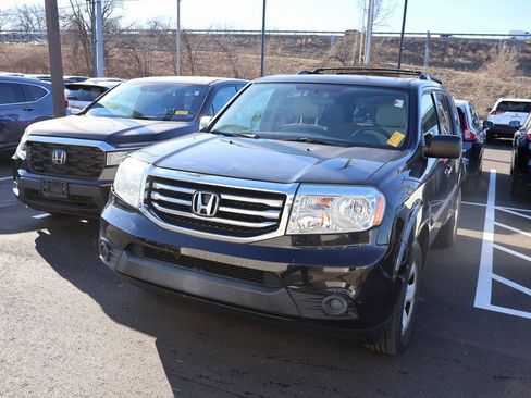 Used 2015 Honda Pilot LX image 3