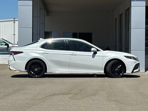 Used 2023 Toyota Camry XSE FWD image 2