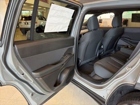 New 2026 Jeep Cherokee Laredo AWD/4WD image 10