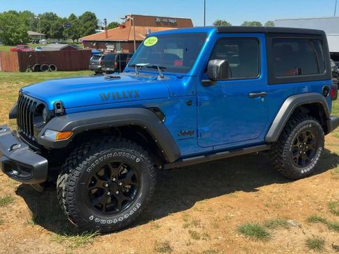 Used 2022 Jeep Wrangler Sport AWD/4WD image 3