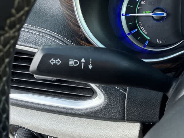 Used 2023 Chrysler Pacifica Limited FWD image 29