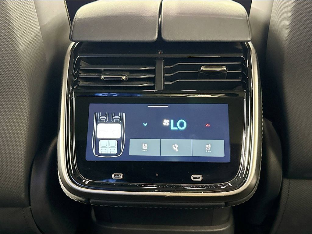 Used 2025 Rivian R1S Adventure Dual AWD/4WD image 29