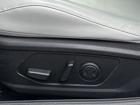 Certified 2024 Hyundai Elantra Limited FWD image 14