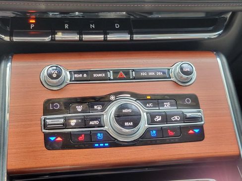 Used 2020 Lincoln Aviator Reserve w/ Equipment Group 202A AWD/4WD image 20