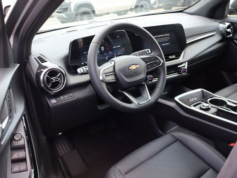 New 2026 Chevrolet Equinox LT AWD/4WD image 13