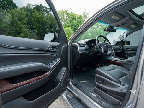 Used 2019 GMC Yukon XL SLT AWD/4WD image 12