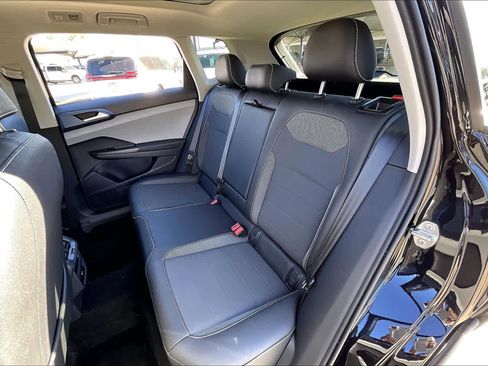 Used 2024 Volkswagen Taos SE image 20