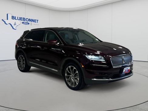 Used 2022 Lincoln Nautilus Reserve AWD/4WD image 3