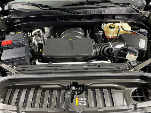 Used 2020 GMC Sierra 1500 Elevation w/ Elevation Value Package image 9