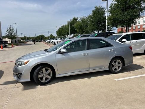 Used 2013 Toyota Camry SE FWD image 6