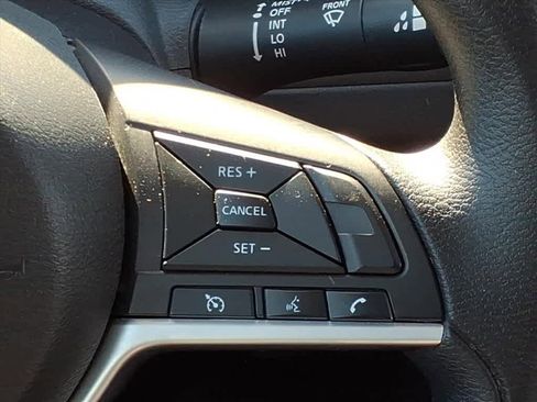 Used 2022 Nissan Leaf S image 18