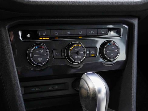 Used 2021 Volkswagen Tiguan SE R-Line image 28