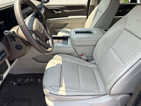 Used 2022 GMC Yukon XL Denali AWD/4WD image 14