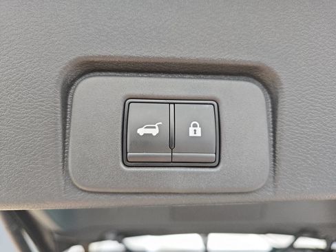 Used 2023 Nissan Rogue Platinum FWD image 31