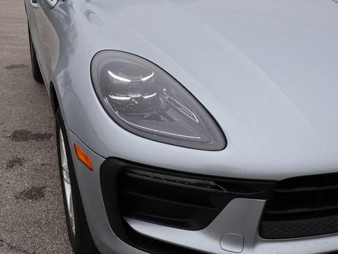 Certified 2026 Porsche Macan AWD/4WD image 14