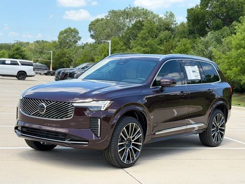 New 2026 Volvo XC90 B5 Plus w/ Protection Package Premier AWD/4WD image 3