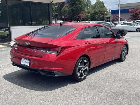 Used 2023 Hyundai Elantra SEL w/ Convenience Package FWD image 8