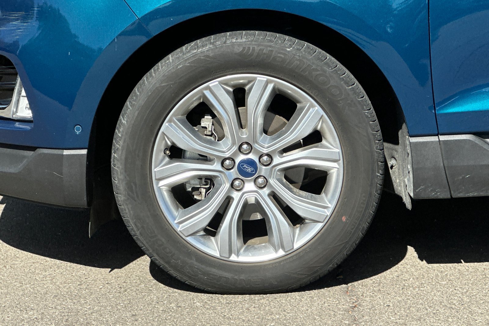 Used 2020 Ford Edge Titanium FWD image 44