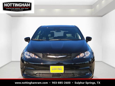 New 2026 Chrysler Voyager LX image 2