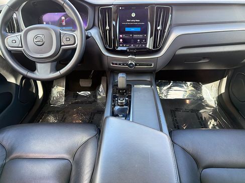 Used 2023 Volvo XC60 B5 Core AWD/4WD image 18
