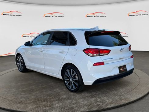 Used 2018 Hyundai Elantra GT FWD image 8
