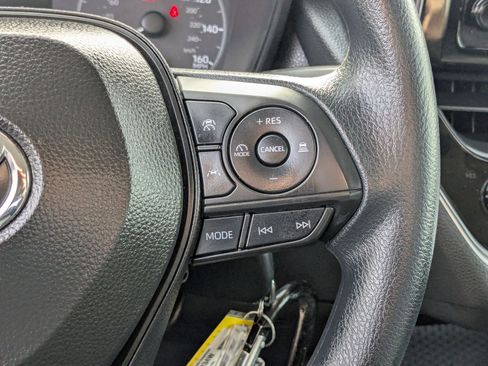 Used 2025 Toyota Corolla LE image 20