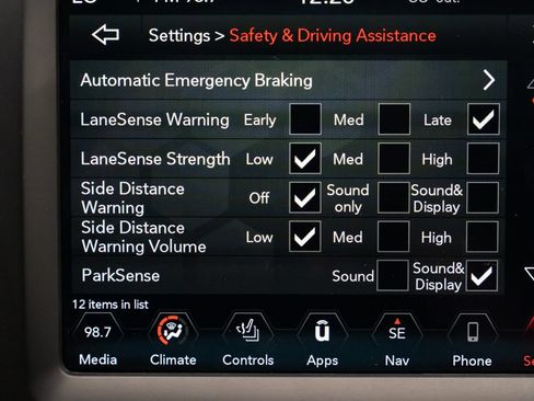 Used 2023 Jeep Cherokee Altitude Lux AWD/4WD image 19