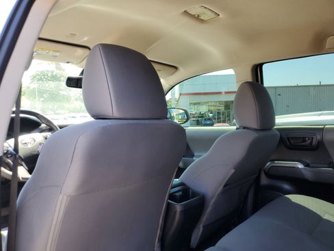 Used 2022 Toyota Tacoma SR5 w/ Technology Package RWD image 12