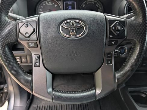 Used 2019 Toyota Tacoma TRD Off-Road w/ Technology Package AWD/4WD image 5