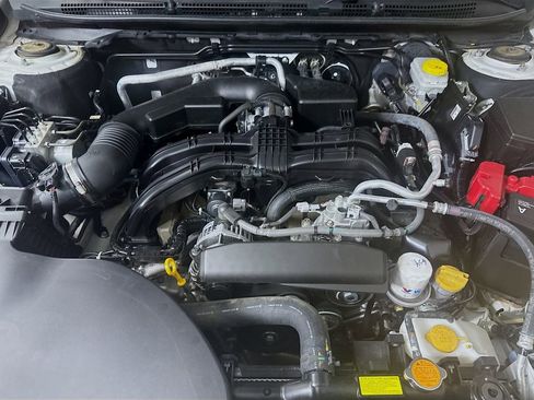 Used 2024 Subaru Outback Premium AWD/4WD image 31