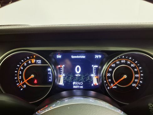 Used 2022 Jeep Wrangler Unlimited Sahara w/ LED Lighting Group AWD/4WD image 25