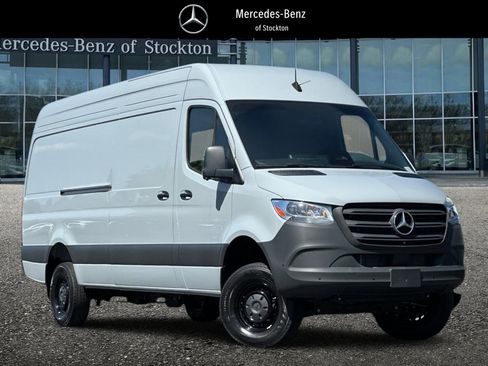 New 2025 Mercedes-Benz Sprinter 2500 image 1