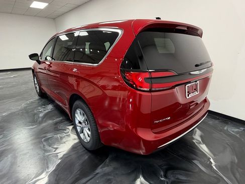 New 2026 Chrysler Pacifica Select AWD/4WD image 20