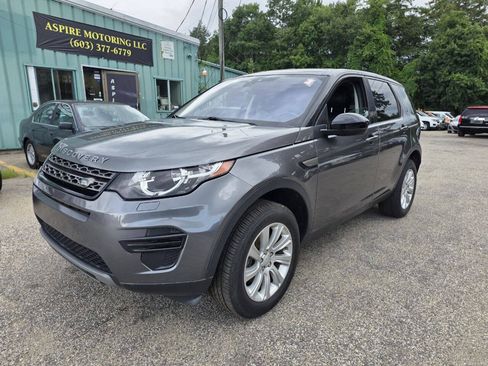 Used 2017 Land Rover Discovery Sport SE AWD/4WD image 3